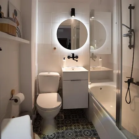 アパート Spacious, Quiet And Bright Apartment, Close Center - Backyard Parking - Mokotow *