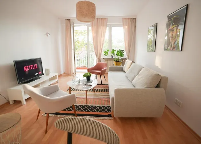 Lejlighed Spacious, Quiet And Bright Apartment, Close Center - Backyard Parking - Mokotow *