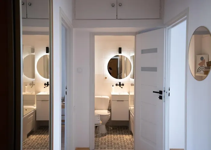 Spacious, Quiet And Bright Apartment, Close Center - Backyard Parking - Mokotow * Warszawa