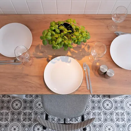 Spacious, Quiet And Bright Apartment, Close Center - Backyard Parking - Mokotow Warschau