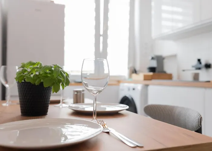 Spacious, Quiet And Bright Apartment, Close Center - Backyard Parking - Mokotow شقة وارسو