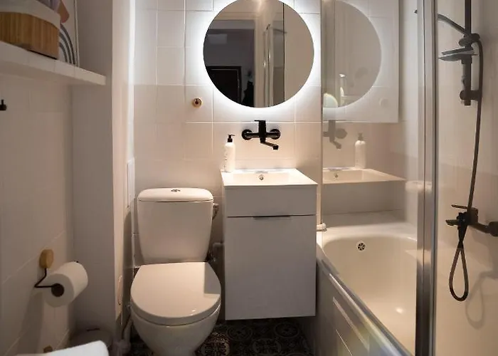 شقة Spacious, Quiet And Bright Apartment, Close Center - Backyard Parking - Mokotow *